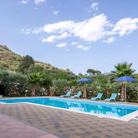 Domus Andrea Und Carolina Holiday home Castiglione De Sicilia