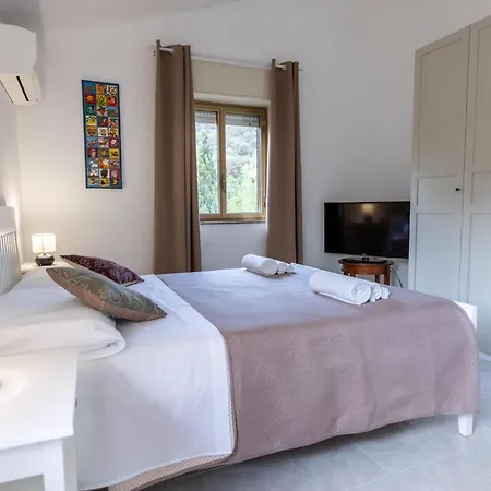 Domus Andrea Und Carolina Holiday home *